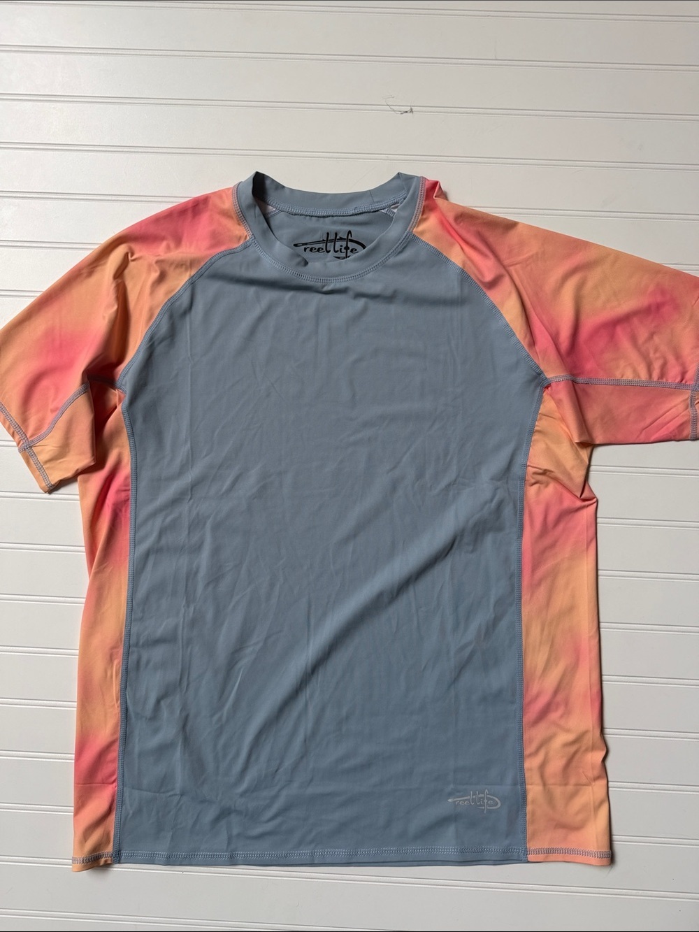 (073)Reel Life Men's Short-Sleeve Rash Guard in Slate Blue wCoral-Peach Sleeves